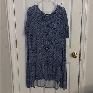 Short Sleeved Blue & White Patterned Dress